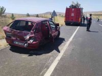 Direksiyon Hakimiyetini Kaybetti: 5 Yaralı