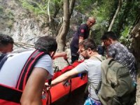 Doğa Yürüyüşünde Ayağı Kırıldı, 1 Kilometre Sedyeyle Taşındı