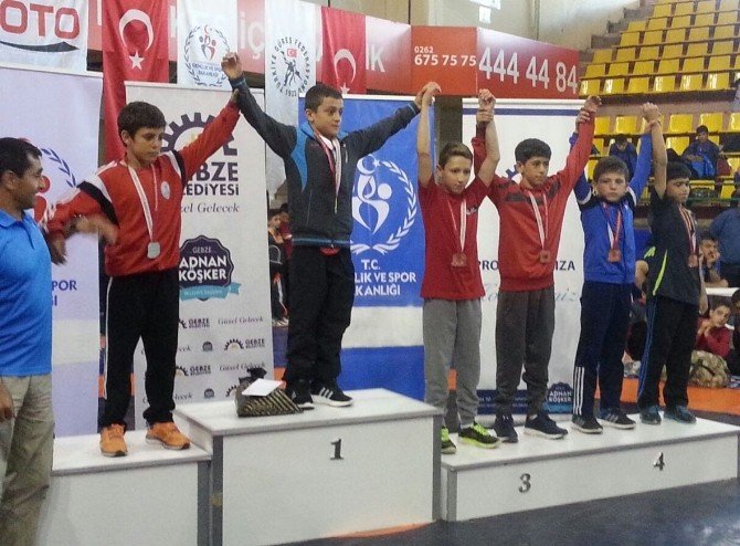 İbb’nin Minik Güreşçileri Türkiye Şampiyonu Oldu