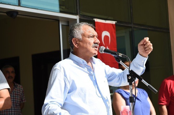 seyhan da taseron iscilere 400 tl bayram ikramiyesi