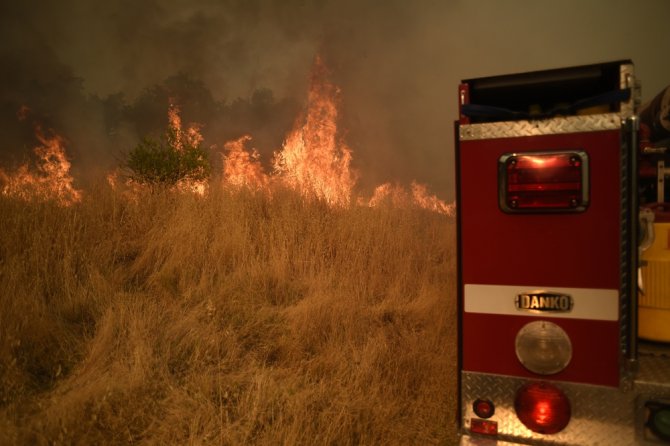 California’daki Orman Yangınları İçin Avustralya Ve Kanada’dan Yardım Talebi