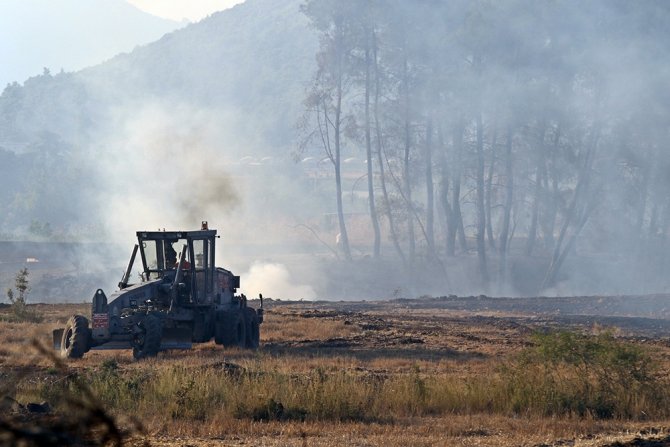 Serik’teki Orman Yangını 4,5 Saat Sonra Kontrol Altına Alındı