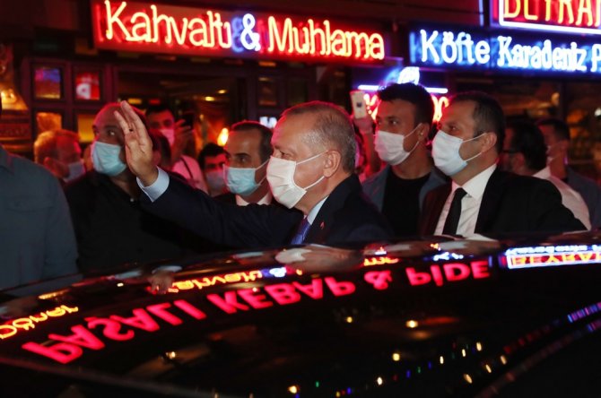 Cumhurbaşkanı Erdoğan’dan Üsküdar’da Sürpriz Ziyaret