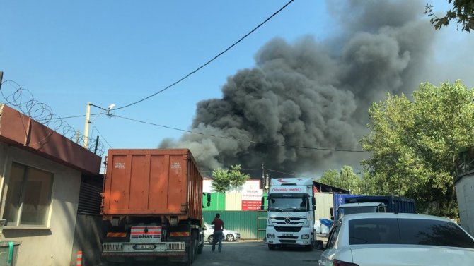 Bursa’da Geri Dönüşüm Tesisinde Büyük Yangın