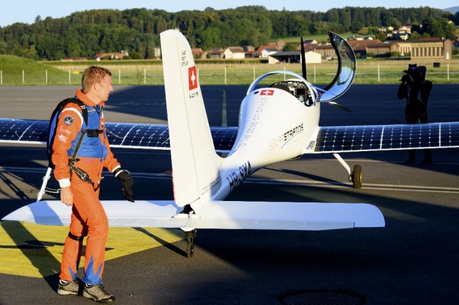İsviçre’de Güneş Enerjisi İle Çalışan Uçaktan Dünyanın İlk Serbest Atlayışına İmza Atıldı