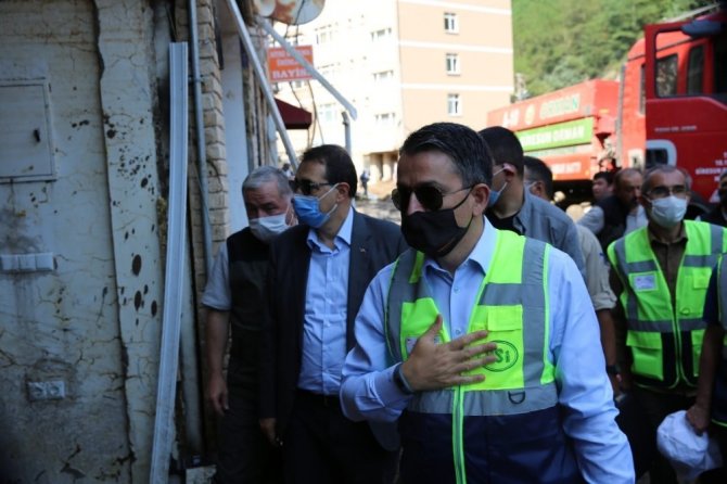Tarım Ve Orman Bakanı Pakdemirli Adana’daki Yangındaki İncelemelerinin Ardından Yeniden Giresun’daki Sel Bölgesine Geri Döndü