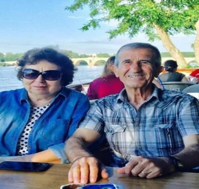 Yaşlı Çift Evlerinde Bıçaklanarak Öldürüldü
