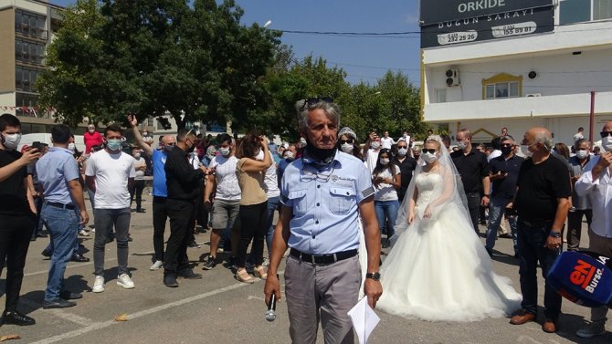 Düğünlerin Kısıtlanmasına Bursa’da Gelinlikli Eylem