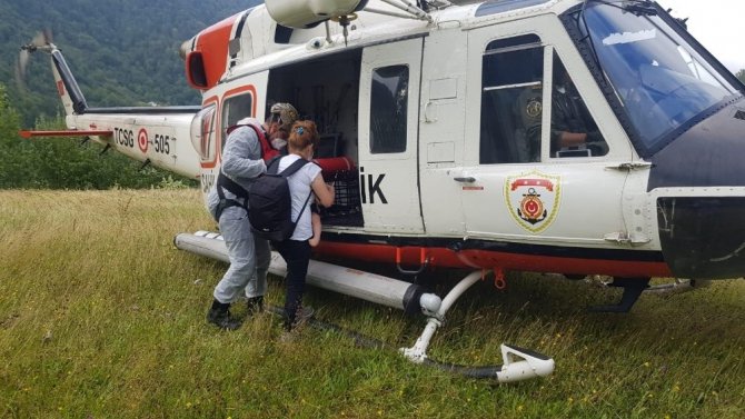 Sahil Güvenlik Helikopteri Yunus Bebek İçin Havalandı