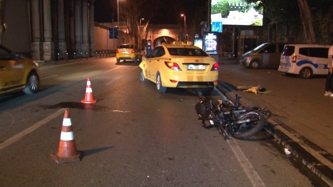 Beşiktaş’ta Ticari Taksiyle Çarpışan Motosikletli Yaralandı