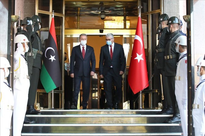 Bakan Akar, Libya İçişleri Bakanı İle Bir Araya Geldi