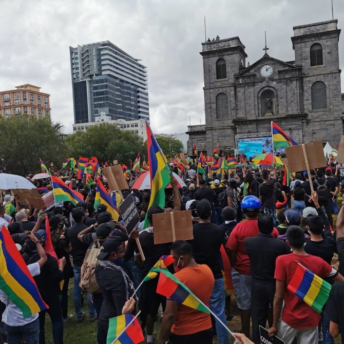 Mauritius’da Binlerce Kişi Yunus Ölümlerini Protesto Etti
