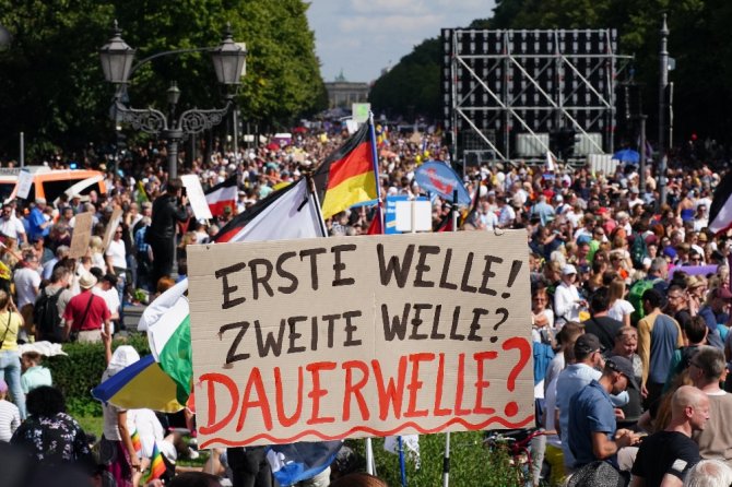 Almanya’da Binlerce Kişi Eylemdeydi
