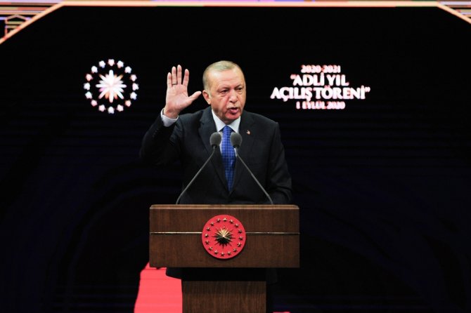 Cumhurbaşkanı Erdoğan: “Kimi Baroların Terör Örgütlerinin Arka Bahçesine Dönüşmesi Çok Acı”