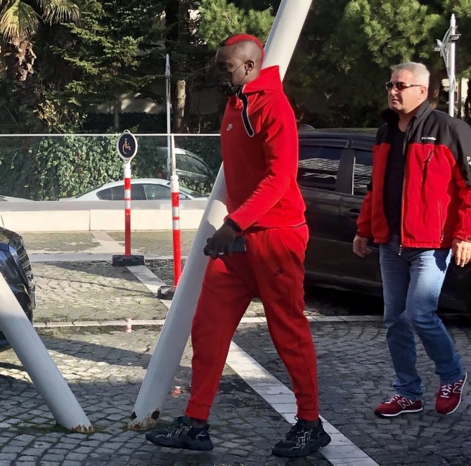 Omar Elabdellaoui Yüzü Son Dakika Galatasaray Da Omar Elabdellaoui De
