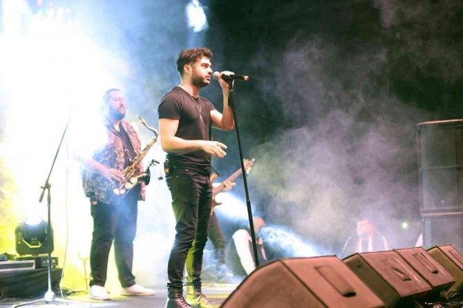 I Lyas Yalcintas Konserine Buyuk Ilgi