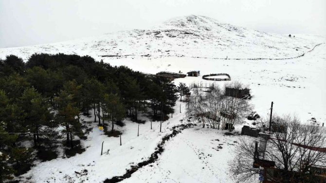 Erzincan’ın Yüksek Kesimlerinde Kar Yağışı