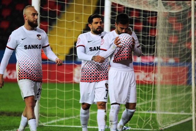 Ziraat Türkiye Kupası: Gaziantep Fk: 3 - Sakaryaspor: 1