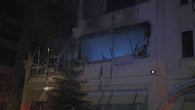 Kadıköy’de 10 Katlı Apartmanda Yangın Paniği