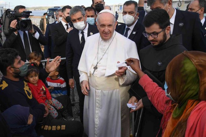 Papa, Avrupa’da Göçmenlere Yönelik Davranışları Kınadı