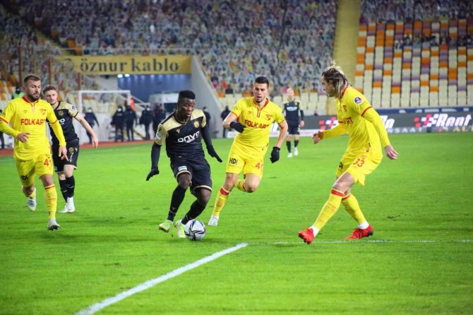 Süper Toto Süper Lig: Yeni Malatyaspor: 1 - Göztepe: 1 İ̇ilk Yarı)