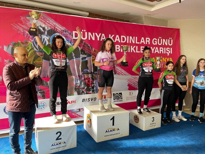 Alanya’da Pedallar Dünya Kadınlar Günü İçin Döndü