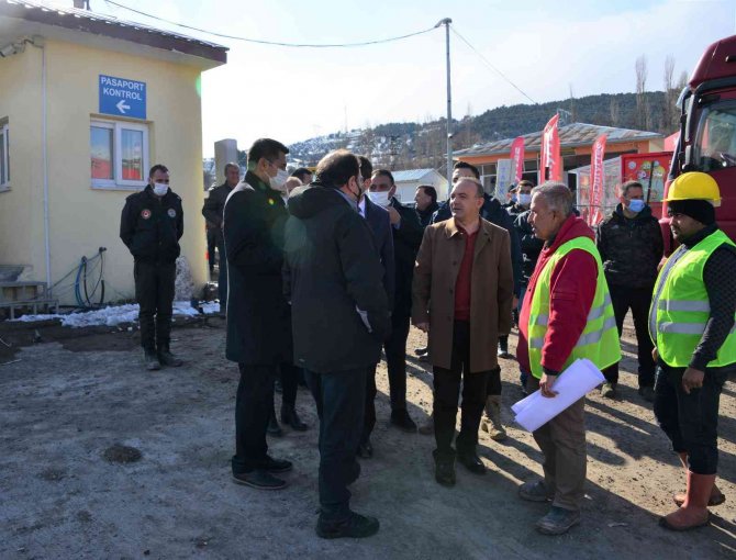 Ardahan Valisi Hüseyin Öner Türkgözü Sınır Kapısında