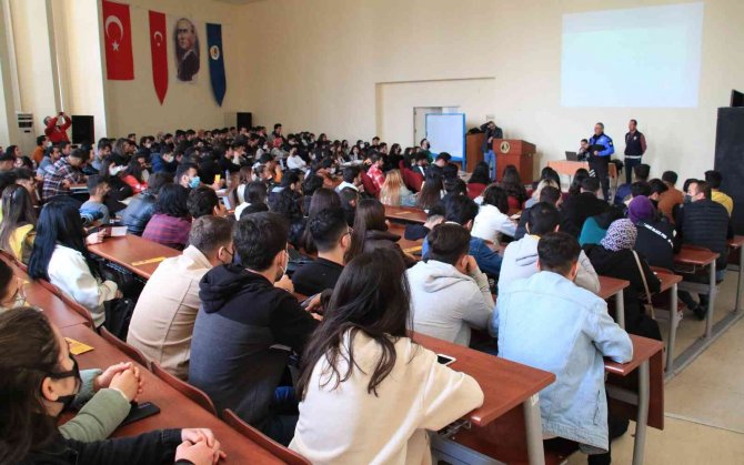 Yüksek Okul Öğrencilerine "Kades" Tanıtıldı