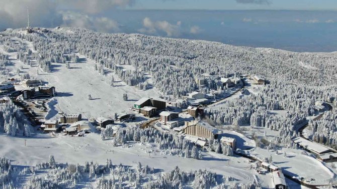 Uludağ’da Kar Kalınlığı 141 Santimetreye Ulaştı.