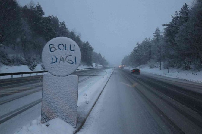 Bolu Dağı’nda Kar Yağışı Ve Sis Etkili Oluyor