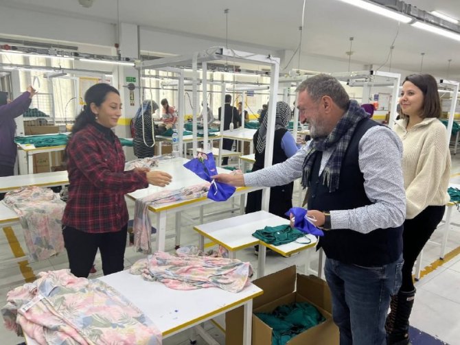 Tekstil Fabrikasından Dünya Kadınlar Günü Jesti