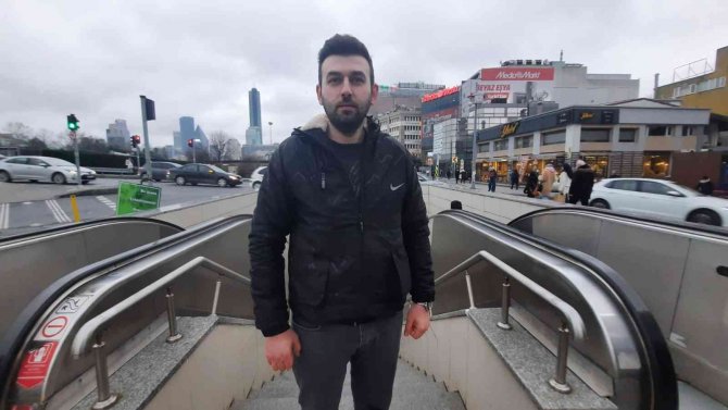 Chp’li Sezgin Tanrıkulu Metroda Tartıştığı Güvenlik Görevlisini İşten Attırdı
