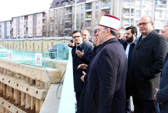 Diyanet İ̇şleri Başkanı Erbaş, Kosova’daki Priştine Merkez Camisi İnşaatını İnceledi