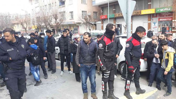 Kadınlar Günü’nde Diyarbakır’da Kız Çocuğuna Taciz İddiası Vatandaşları Öfkelendirdi