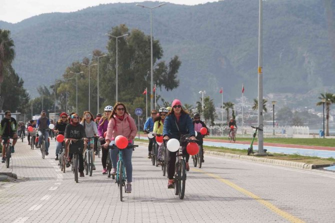 Fethiye’de Pedallar 8 Mart Dünya Kadınlar Günü İçin Çevrildi