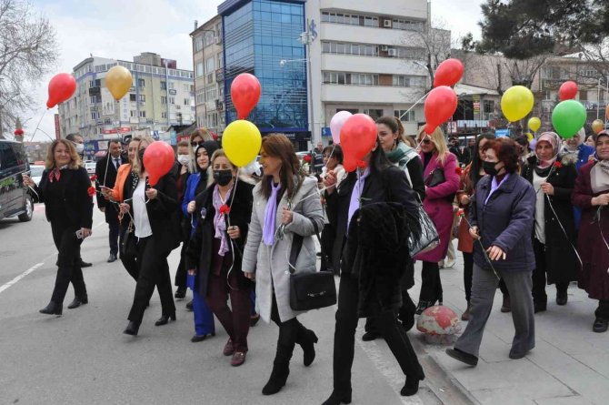 Karaman’da 8 Mart Dünya Kadınlar Günü Düzenlenen Etkinliklerle Kutlandı