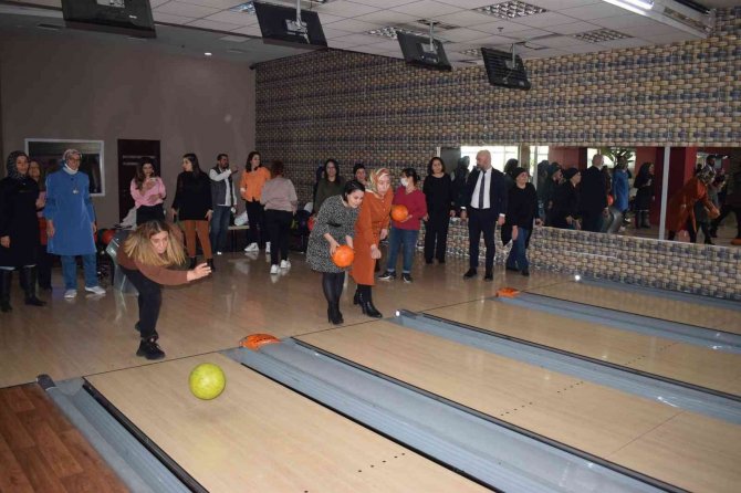 Hak-i̇ş’li Kadınlar Bowling Turnuvasında Bir Araya Geldi