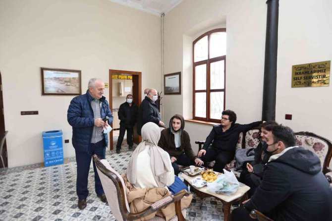 Başkan Aygün: "Öğrenciler Kafede Değil, Millet Kıraathanesi’nde Buluşuyor"