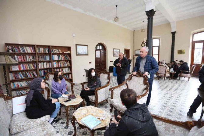 Başkan Aygün: "Öğrenciler Kafede Değil, Millet Kıraathanesi’nde Buluşuyor"