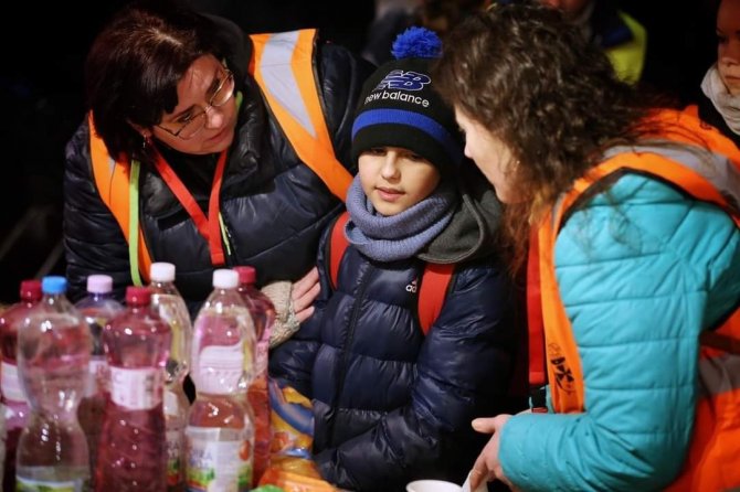 Ukraynalı Çocuk Tek Başına Kilometrelerce Yol Kat Ederek Slovakya’ya Geldi