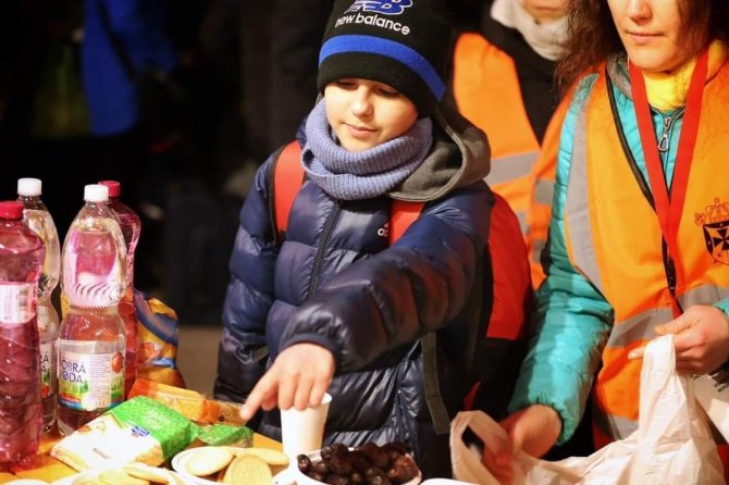 Ukraynalı Çocuk Tek Başına Kilometrelerce Yol Kat Ederek Slovakya’ya Geldi