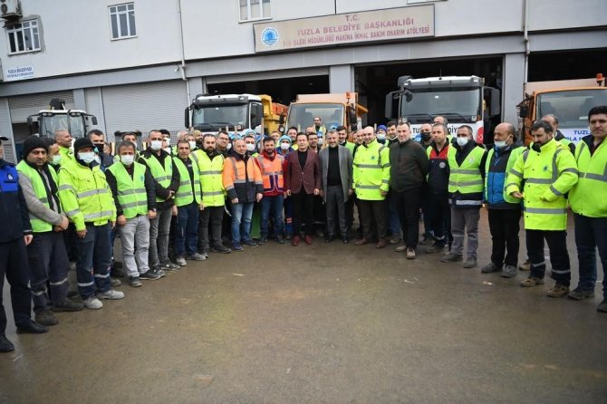 Tuzla Belediyesi 63 Araç, 450 Personel İle Kara Hazır