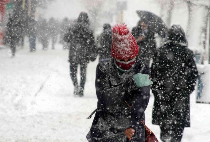 Doğu Anadolu’da Kar Yağışı Yeniden Etkisini Artırdı