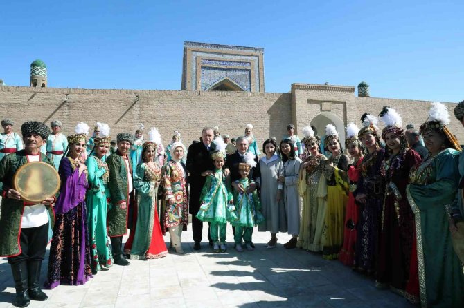 Cumhurbaşkanı Erdoğan, Özbekistan’da Tarihi Hive Kentini Gezdi