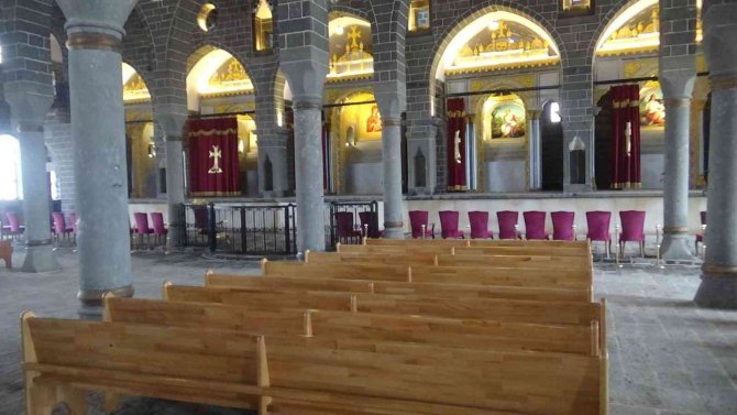 Diyarbakır’da 7 Yıldır Kapalı Olan Ermeni Kilisesi, İbadete Açılması İçin Gün Sayıyor