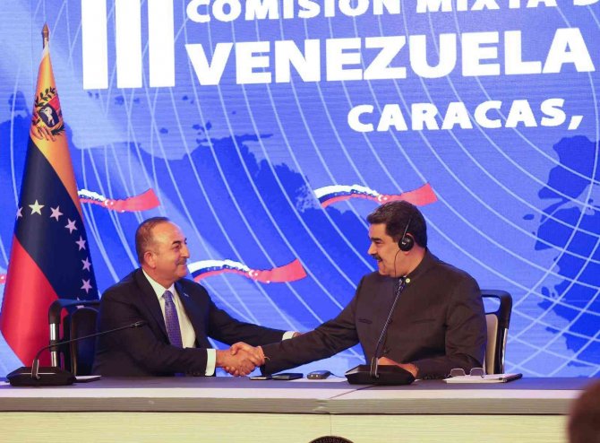 Çavuşoğlu, Venezuela Devlet Başkanı Maduro İle Görüştü
