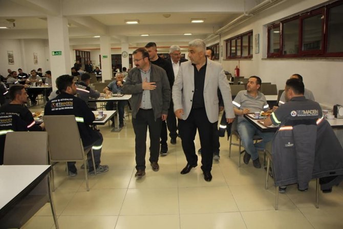 Emet Ve Hisarcık’ın Belediye Başkanları İşçilerle Birlikte Sahur Yaptı