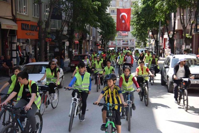 Bilecik’te 19 Mayıs Gençlik Haftası Etkinlikleri Bisiklet Turuyla Başladı