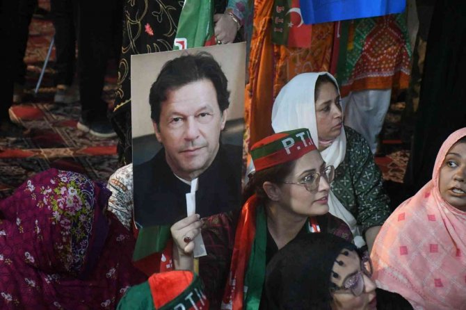 Eski Pakistan Başbakanı Khan: "Beni Öldürmek İçin Suikast Planlandı”