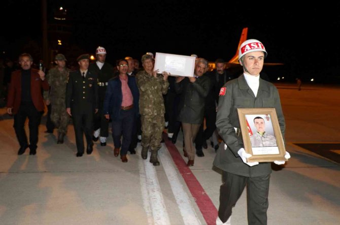 Şehit Güler İçin Erzincan’da Havalimanında Uğurlama Töreni Düzenlendi